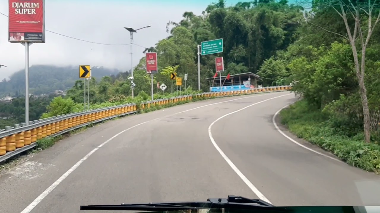 Perjalanan Menuju Telaga Sarangan || Jalur Tanjakan Dan Menurun Yang Cukup Lebar.