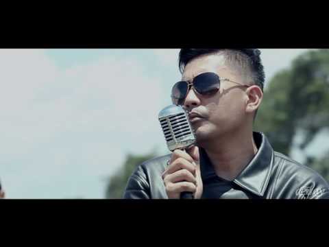 DERRAY - BERTAHAN DALAM GELAP ( Official Video )