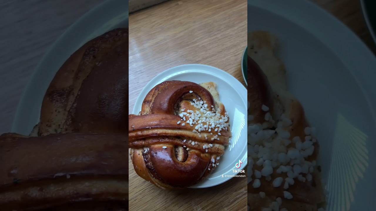 Monocle Coffee Shop Review 