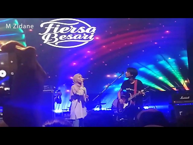(Live !) Fiersa Besari - Waktu Yang Salah (feat. Feby Putri Nc) Live at Jakarta Folks Festival class=