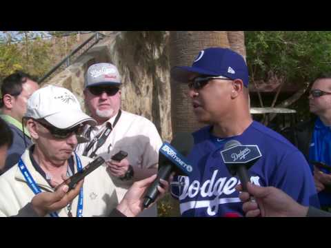 Dave Roberts explains Dodgers' plan for Austin Barnes during Spring Training