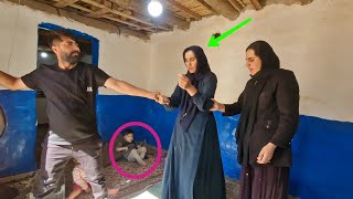 Narges Is Thrown Out of the House by the Traitor and Lily! screenshot 2