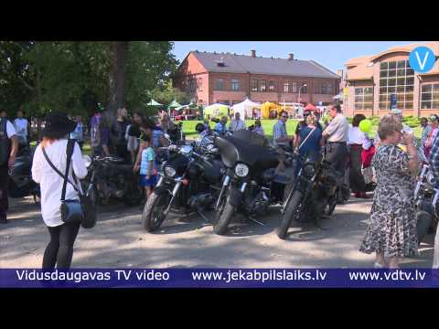 Video: Apskatiet Viktora Kampenerta motociklu Hour Record