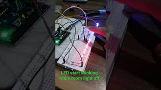 ARDUINO LED (blinking by photo detector)