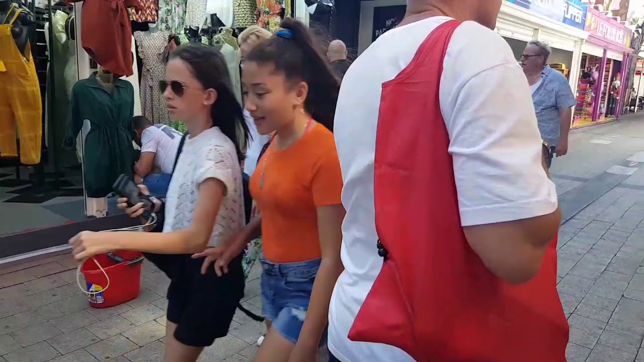 ТОЛПЫ ТУРИСТОВ. МАГАЗИНЫ И РЕСТОРАНЫ ОТКРЫТЫ. ОТДЫХ ВО ФРАНЦИИ. Argelès-sur-Mer