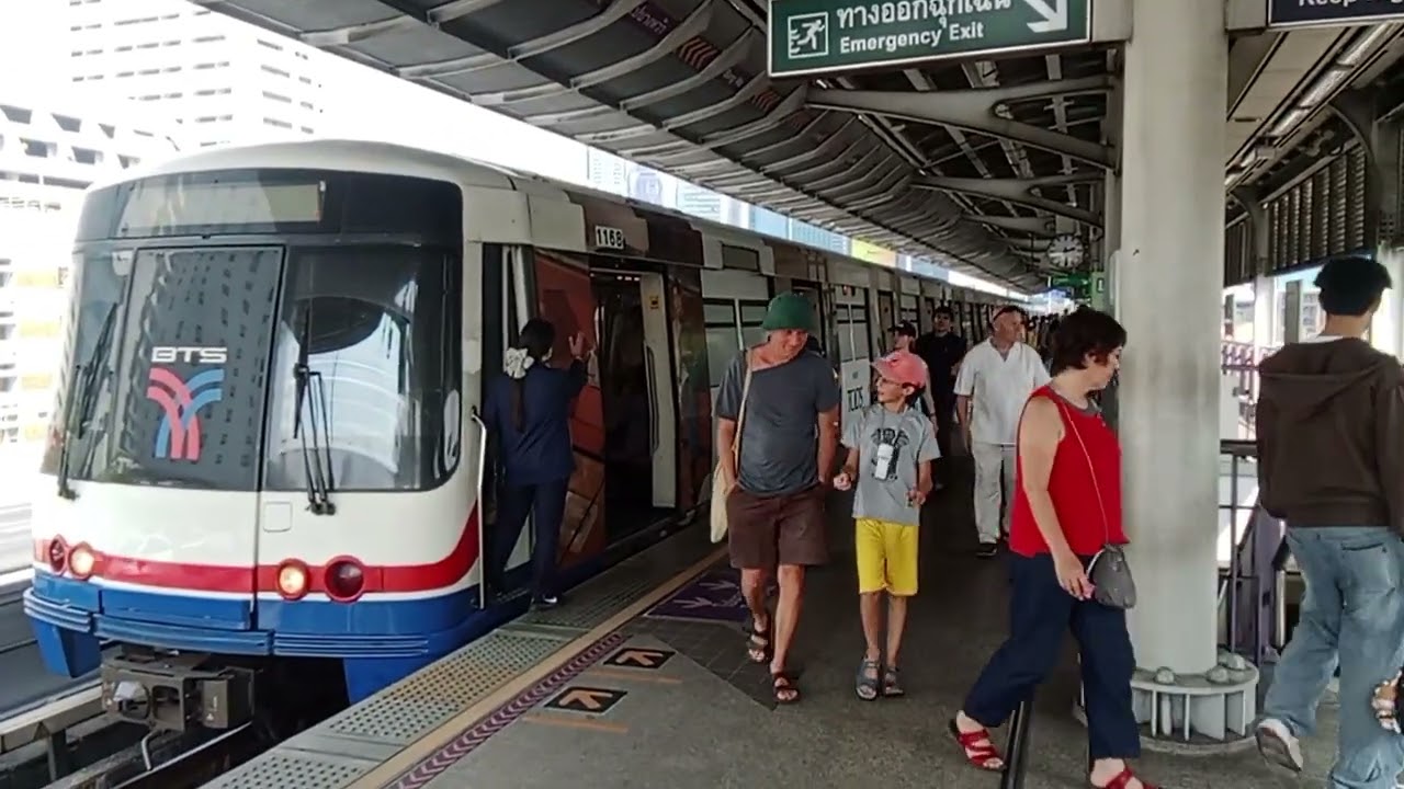 รวมขบวนรถไฟฟ้า BTS สายสีลม 10 ขบวน เข้าออกในชานชาลาที่ 3 สถานีสะพานตากสิน EP.203