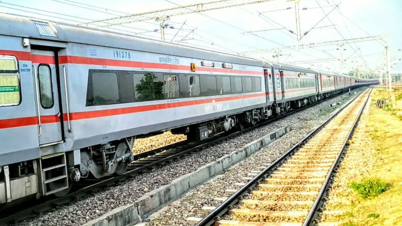 New Upgraded LHB 12554 VAISHALI EXPRESS ARRIVED GONDA JUNCTION YouTube new-upgraded-lhb-12554-vaishali-express-arrived-gonda-junction-youtube