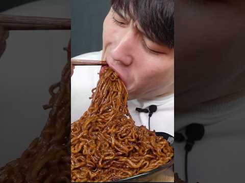ASMR 핵불닭볶음면 &amp;<strong>amp</strong>; 짜짜로니 &amp;<strong>amp</strong>; 통스팸 먹방 땀주의 NUCLEA FIRE NOODLES <strong>REAL</strong> SOUND MUKBANG #shorts #asmr #mukbang