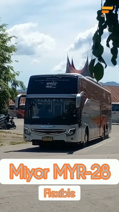 Basuri Bus Miyor MYR-28 'Flexible' Saat Melintas di Halaman Terminal Bareh Solok
