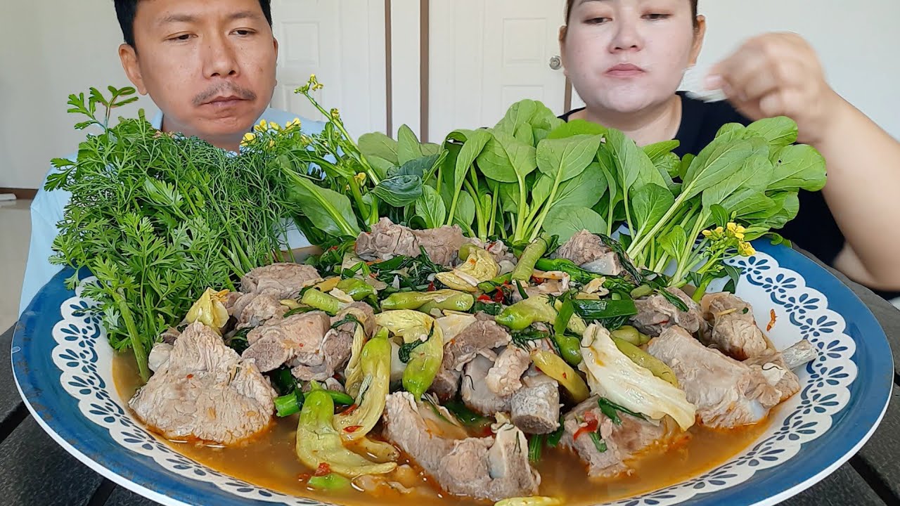 แกงอ่อมซี่โครงหมู ใส่ดอกแคร์ผักรวมมิตรเป็นเมนูเจริญอาหารอีก1เมนูกะว่าได้จ้าแซบคัก 4 มกราคม พ.ศ.2567