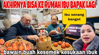 Download Lagu AKHIRNYA BISA KE RUMAH IBU BAPAK LAGI DAN BAWAIN BUAH KESEMEK KESUKAANNYA IBU ! MP3