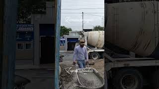 vaciando zapatas aisladas #albañilesmexicanos #construction #concreto 🇲🇽