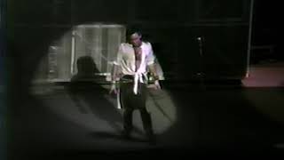 Video-Miniaturansicht von „6. Gonna Get Close to You [Queensrÿche - Live in Montreal 1986/09/24]“