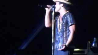 Bruno Mars - When I was your man live Wiener Stadthalle 24.Oktober 2013 Moonshine Jungle Tour