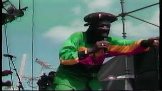 Watch Bunny Wailer I Gotta Keep On Moving video