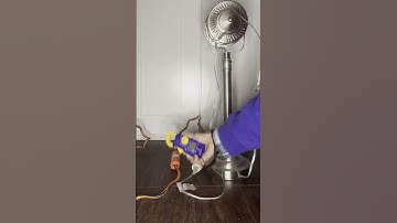 Clamp Meter demo of Non-Contact Voltage (NCV) Function