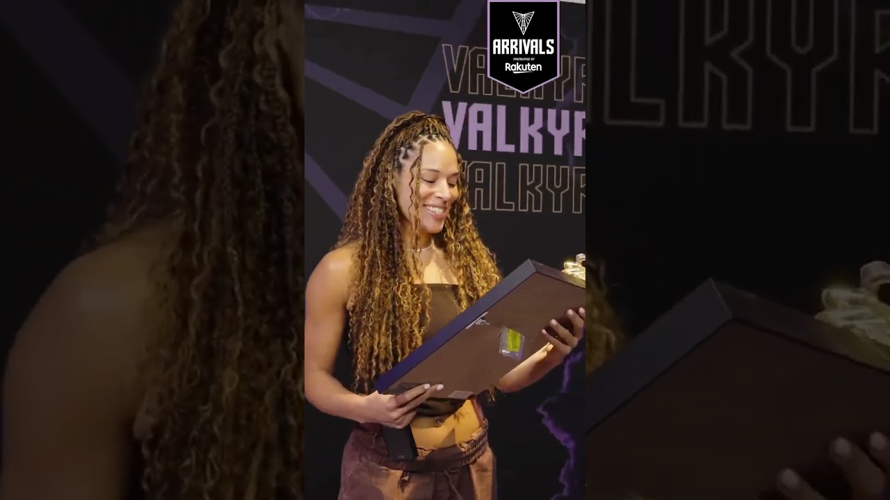 Surprising VB & Gabby with Their Slam Covers! 😱🔥 #wnba #goldenstatevalkyries #shorts