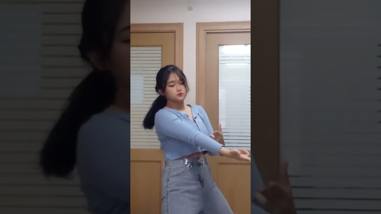 cowo pada suka ga sih liat goyang kejang kejang gini? #trending #shorts #viral #tiktok