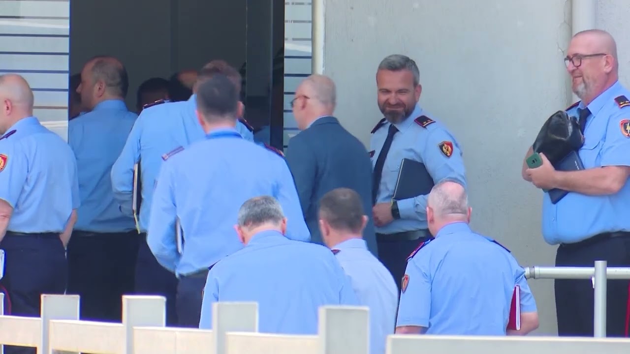 Tv Klan - Gara për kreun e ri të policisë, nesër firma e kryeministrit