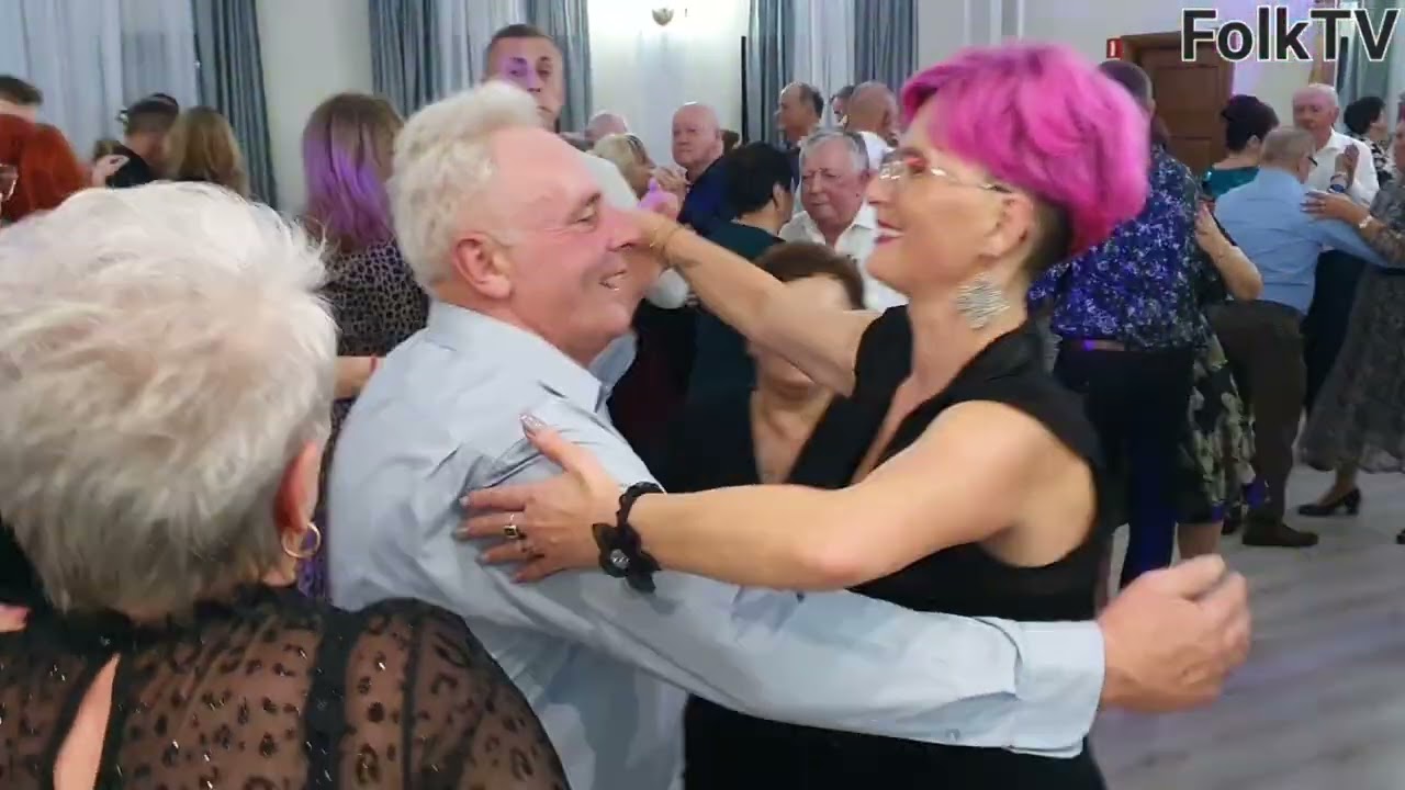 29 11 2025 relacja na żywo TAK WSPANIALE BAWIĄ SIĘ GOŚCIE na potańcówce andrzejkowej  