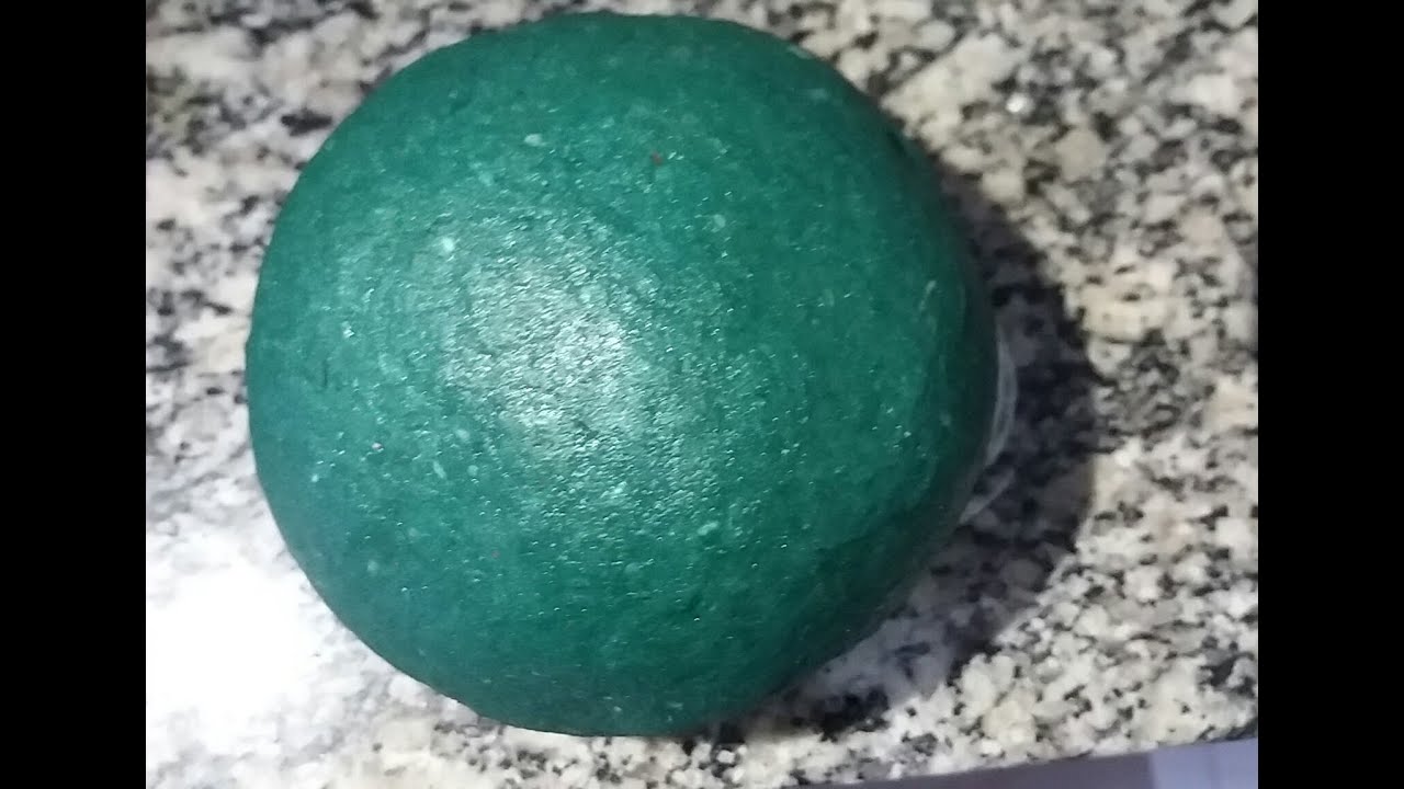 Como fazer uma massa de papel machê simples e ótima para modelar.