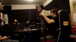 La Pegatina - A Morriña en Radio Almenara