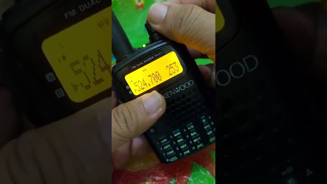 KENWOOD TH-F7 - YouTube