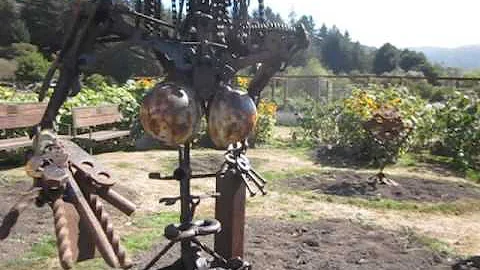 Extreme Scarecrow Makeover: Artist Linda Wise