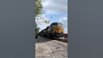 Beautiful NF K5HL on CSX ES40DC 5207 while leading on CSX L729-27 #shorts