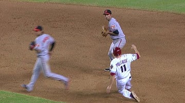 BAL@ARI: Roberts turns slick double play in 10th