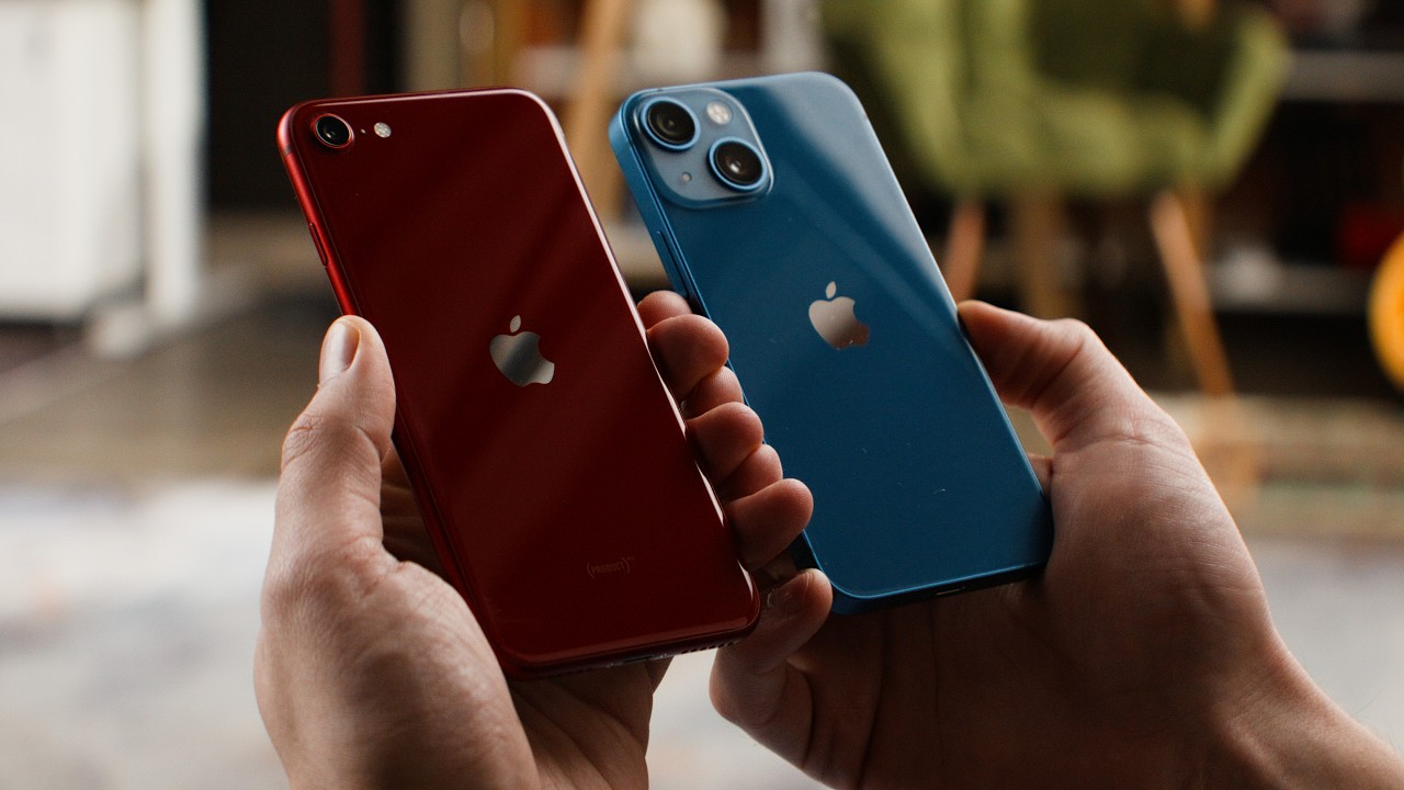 iPhone SE и iPhone 13 mini в 2025 / 2026 — это КРУТО
