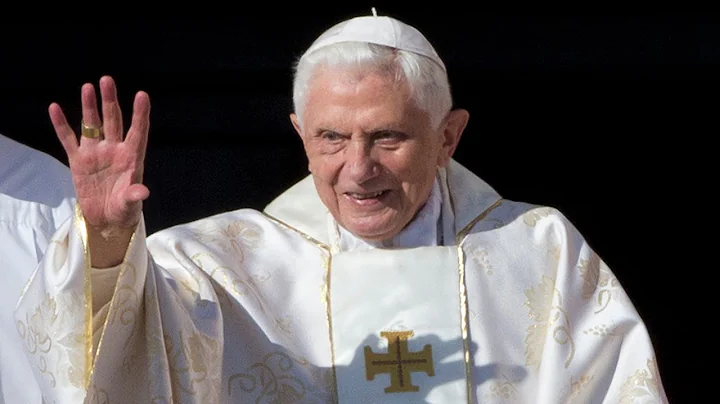 Pope Francis asks for prayers for 'very ill' Pope Benedict
