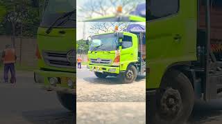Keren Skill Manuver Truck Trailer Hino Full Muatan #shorts #truck #viralshorts