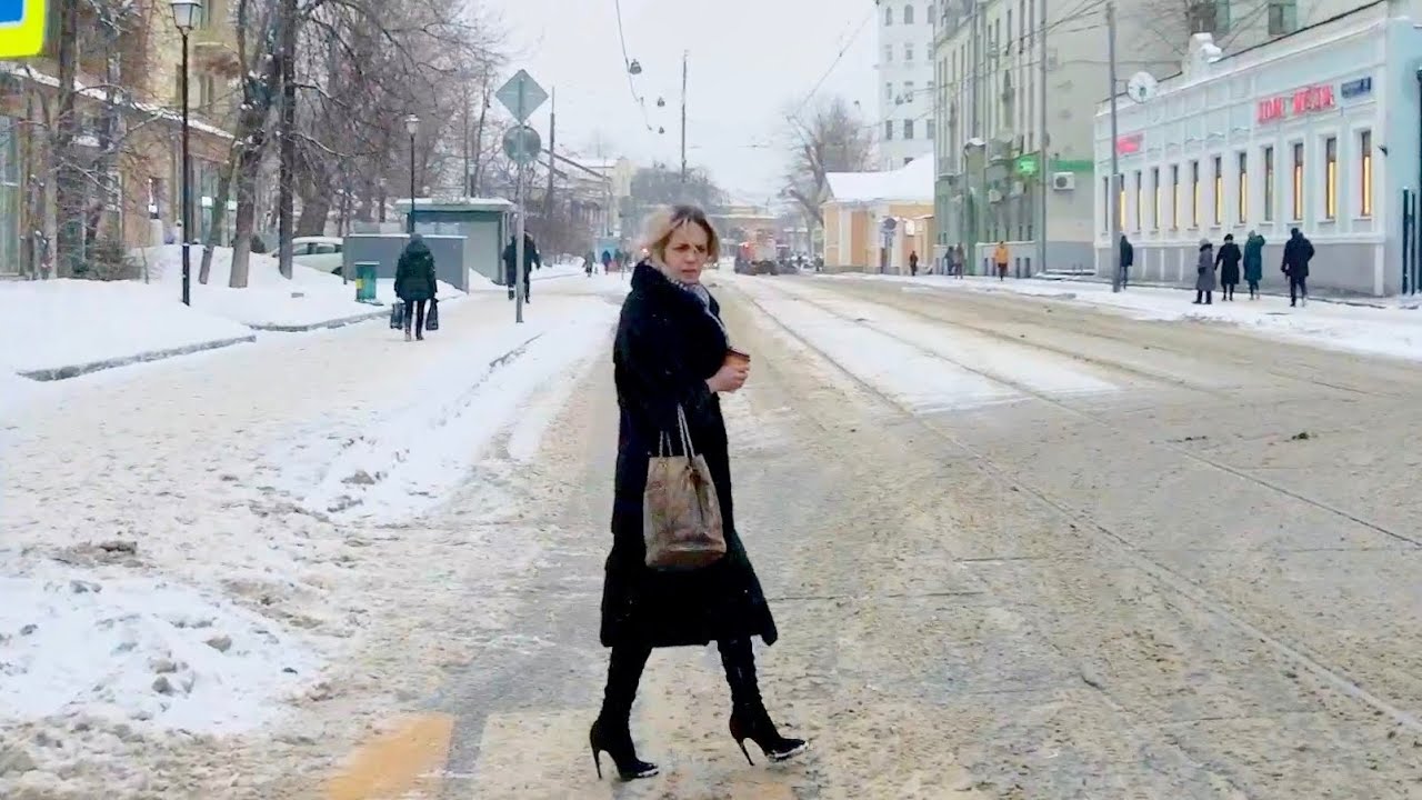 Moscow Walk - Snowy Day in Zamoskvorechye District. Winter walking about Novokuznetskaya Street.