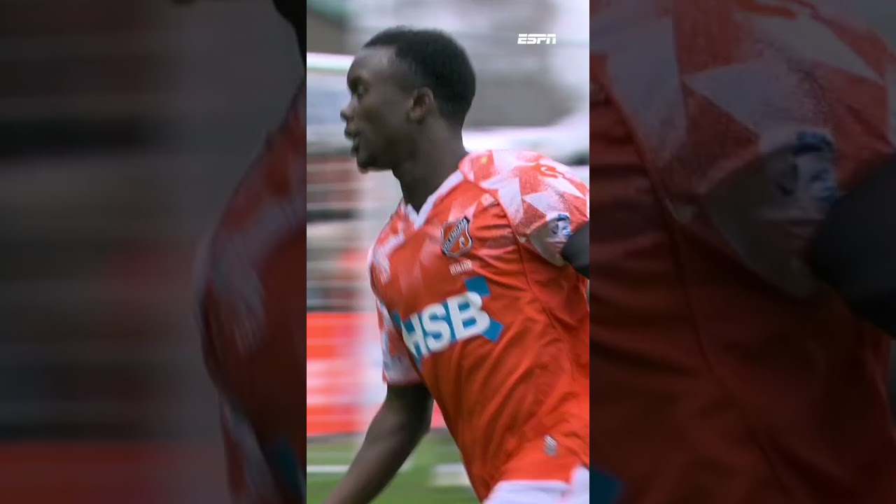 Aurelio Oehlers schiet FC Volendam met een mooi geplaatst schot op voorsprong 🔥