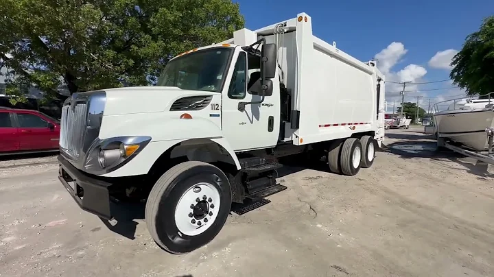 2009 International 7400 Apollo E-Z Pack Rear Loader Garbage Truck