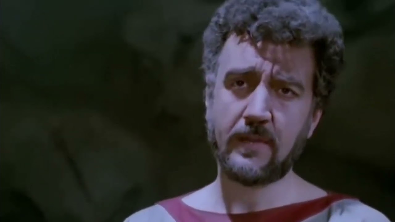 Dhalinyaro hurdaayey 300 sano ayagoo jirkooda waxba iska baddelin                    