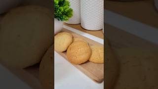 :  .  ,  . Biscuit. 