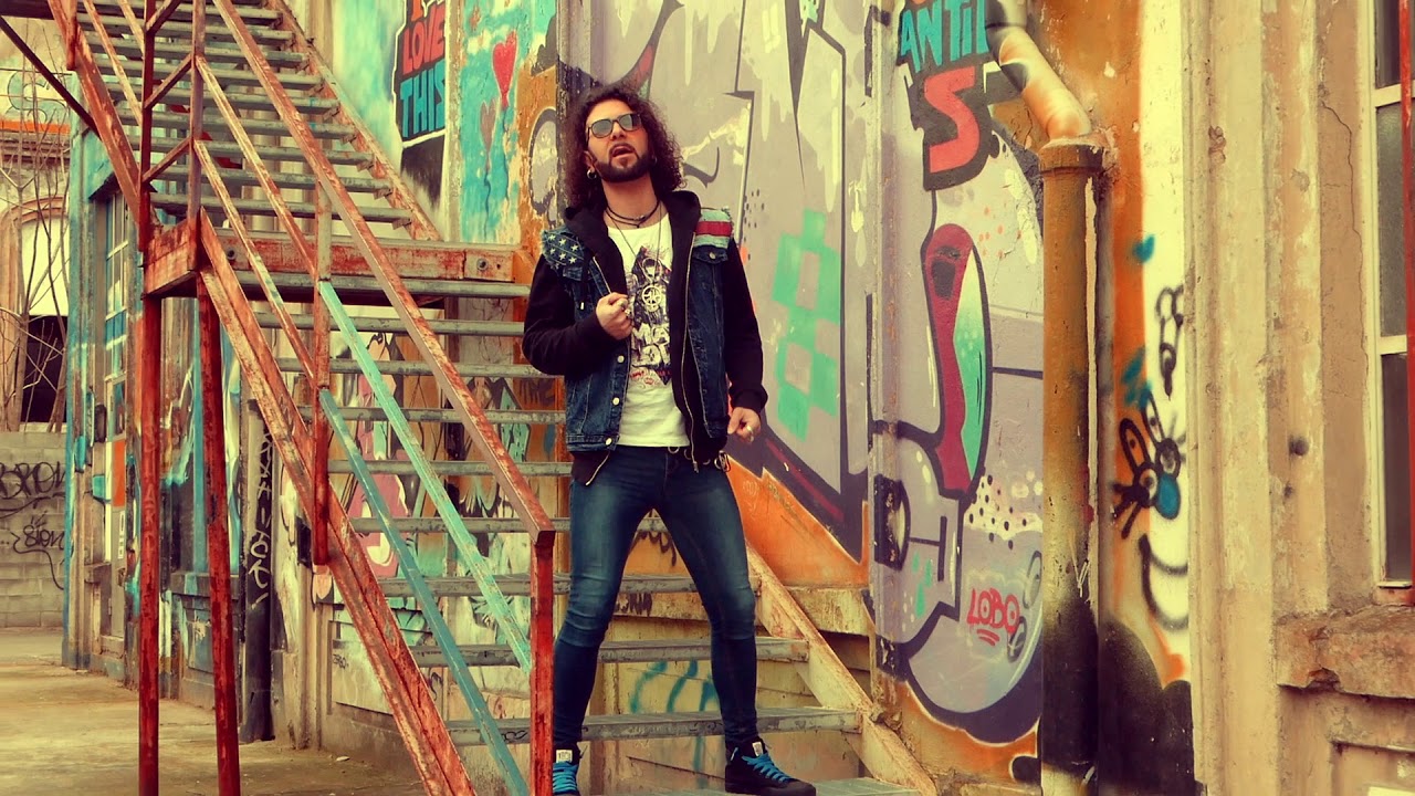 Leonardo Lion - Luce e Polvere (Videoclip)