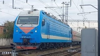 ЭП1М-471 с поездом Кисловодск-Москва следует на перегоне Минеральные воды-Стекольный-Завод.