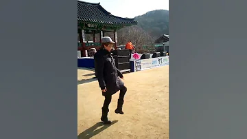 Korean Traditional Game Jaegi Chagi 