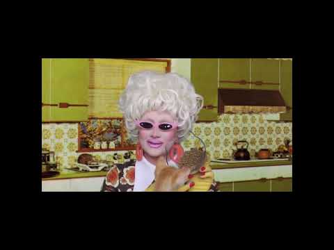 juno birch being ICONIC for 1 minute straight