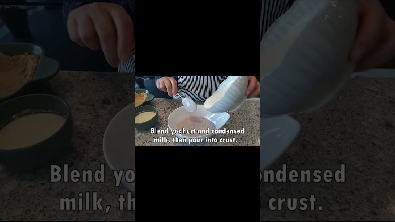 Fruit of the Forest Cheesecake with Chocolate  #easyrecipes #recipe #cheesecake