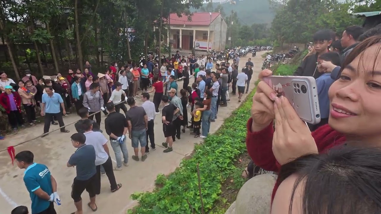 Thôn 3 tổ chức kéo co mững xuân 2026 phần 1