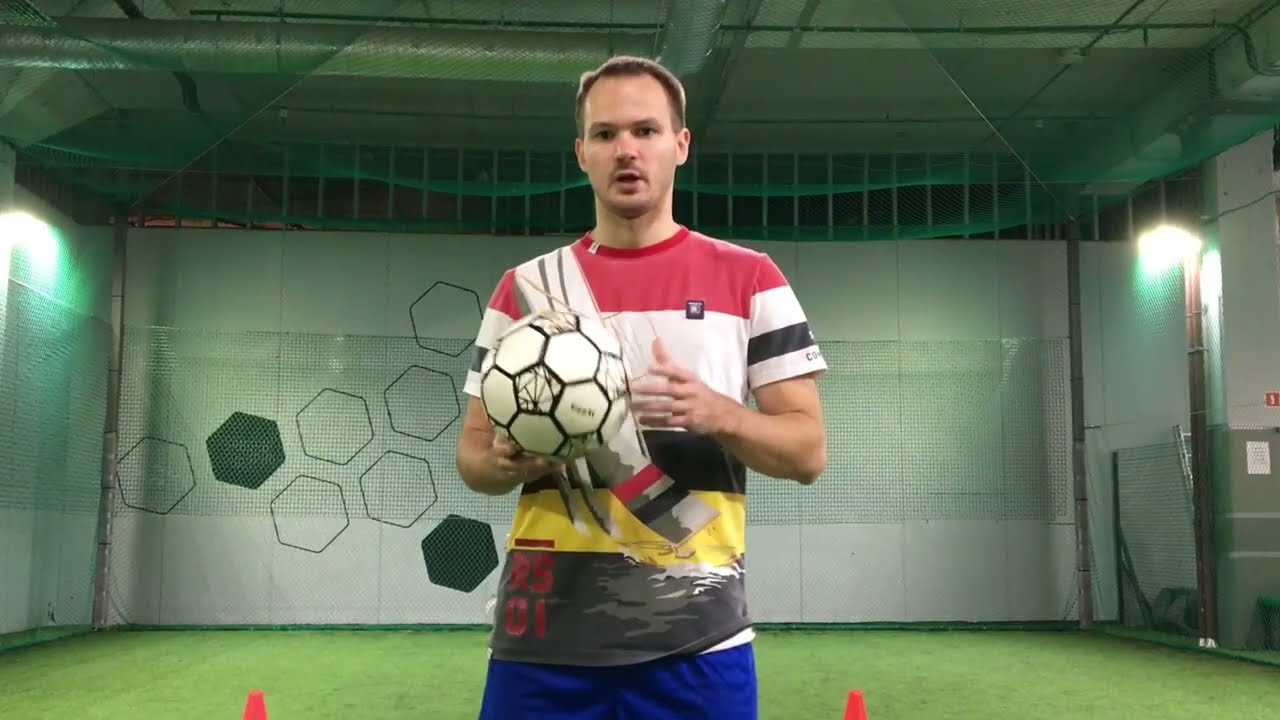 Удержание мяча для чайников. Футбольный фристайл | Арсений Клементьев ...