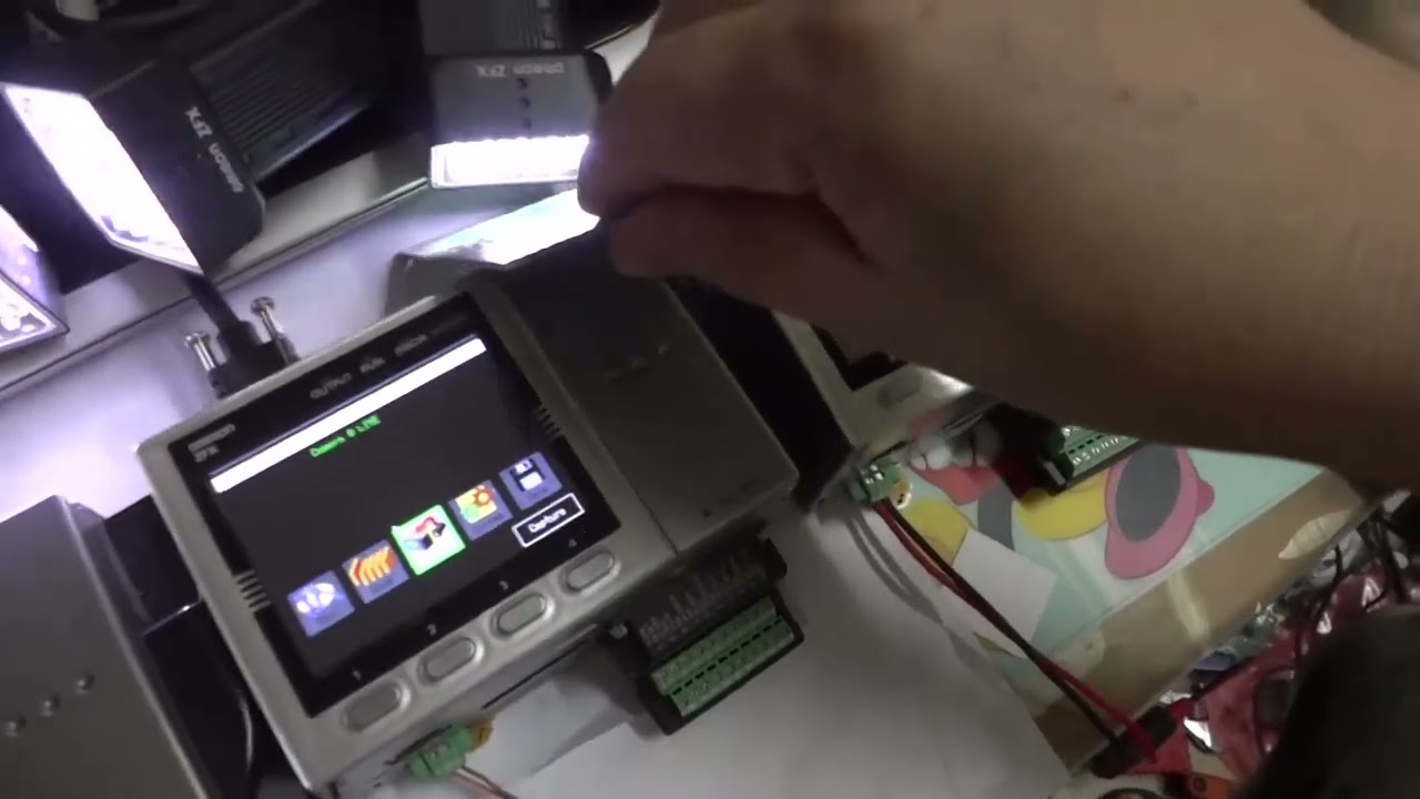 Omron ZFX C20 vision sensor with Omron ZFX-SC50 camera