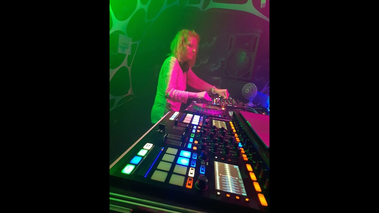 Carina Sol - Techno DJ Gig 14/12/2019 in Studio 56, Koblenz