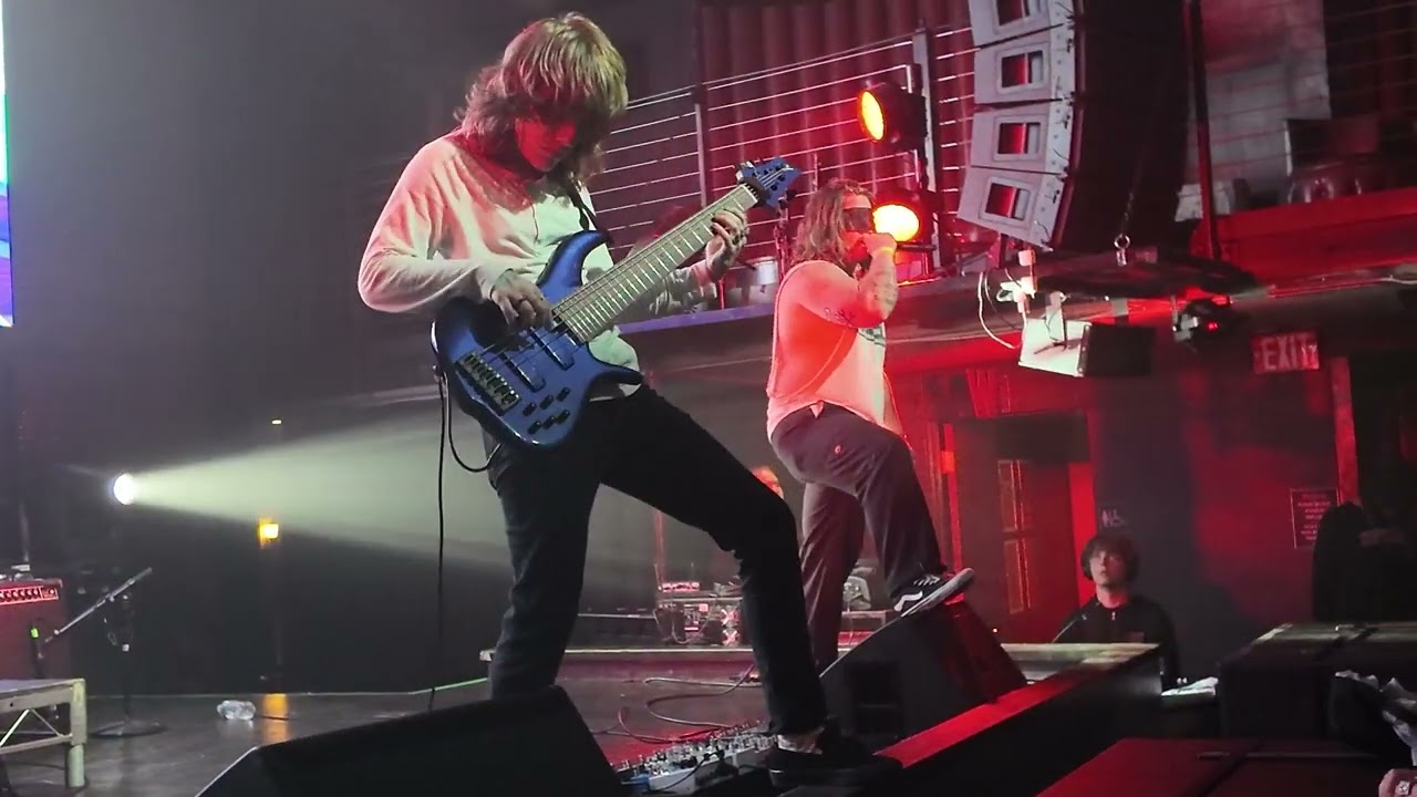 Gingsu - "martyr" - live at the music box