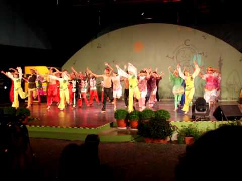 2011宜蘭國際童玩藝術節閉幕式 八國聯演FUN蘭陽－丟丟銅(全體團隊)