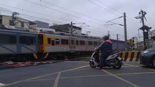 1081218 臺鐵1820A次柴客回送通過新豐南平交道